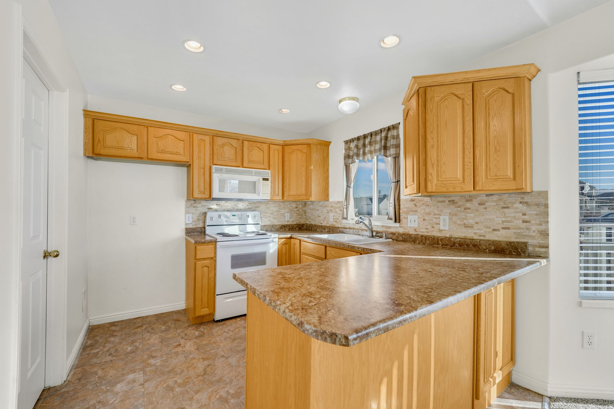 MEADOWS - Residential