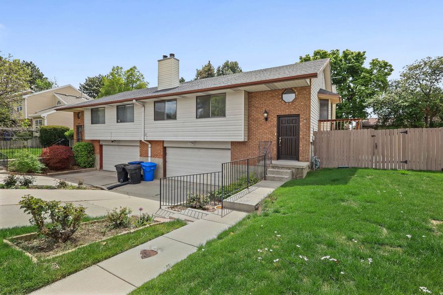 Fantastic updated twin home in a very desirable, hard to find Millcreek neighborhood. Spacious open kitchen/living area with a fireplace. Main floor master suite with full bath and walk-in closet. The basement can be used as a master suite with a walk-in closet, a full bath and fireplace or can be used as a large great room.
