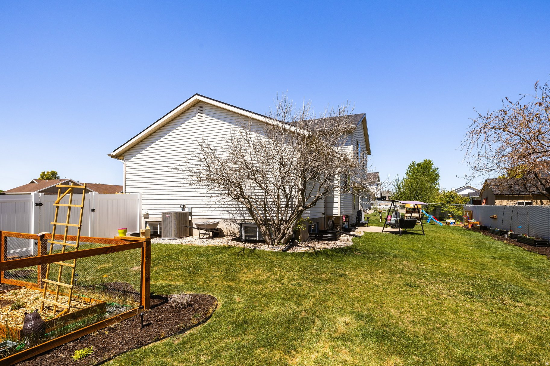 HUCKLEBERRY - Residential