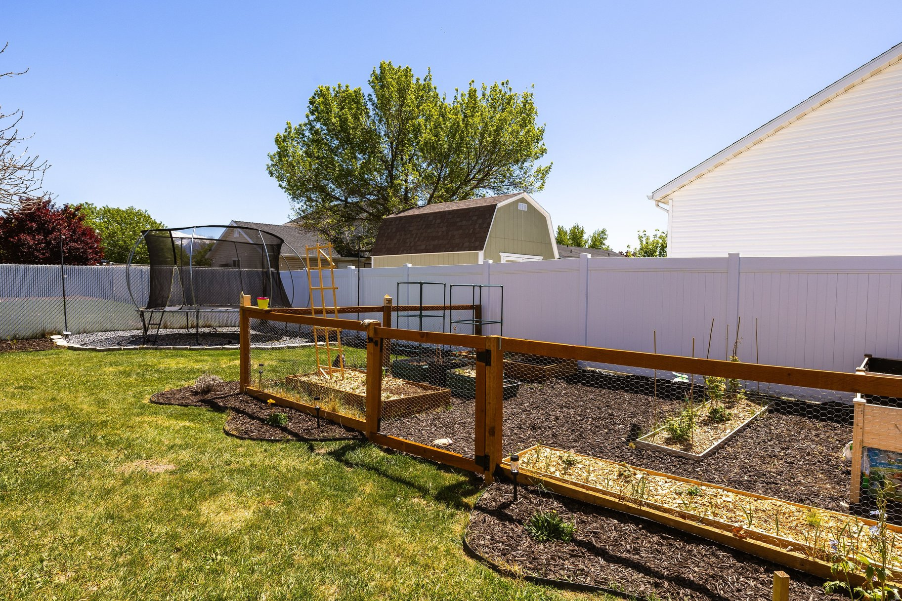 HUCKLEBERRY - Residential