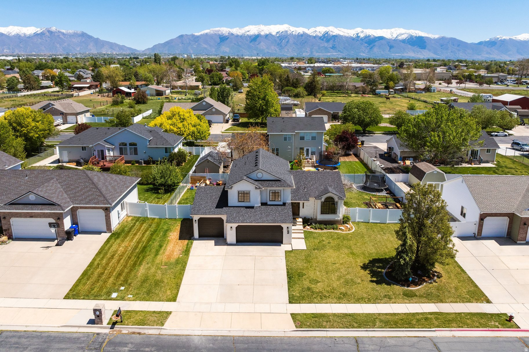 HUCKLEBERRY - Residential