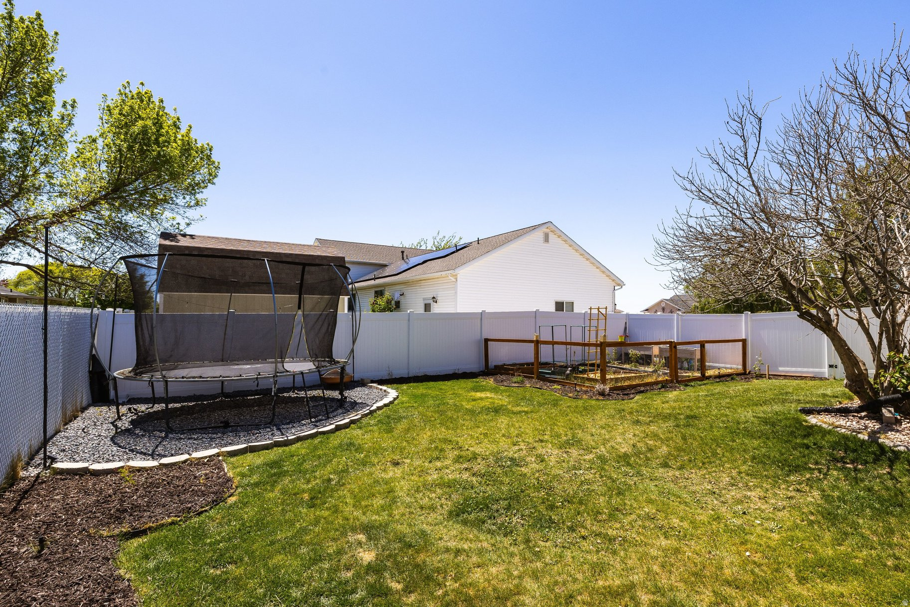 HUCKLEBERRY - Residential
