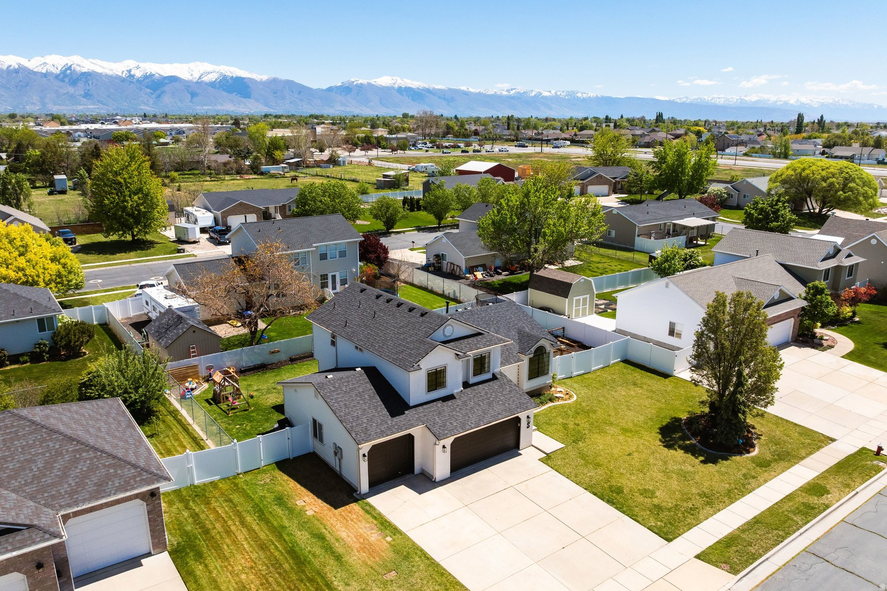 HUCKLEBERRY - Residential