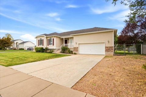 Tiny photo for 1815 W 2175 S, Syracuse, UT 84075 (MLS # 2185882)
