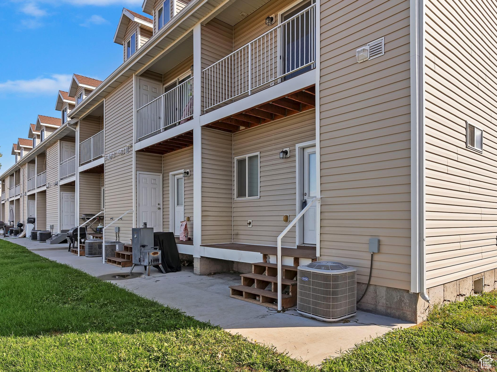 TOWNHOUSE ESTATES - Residential