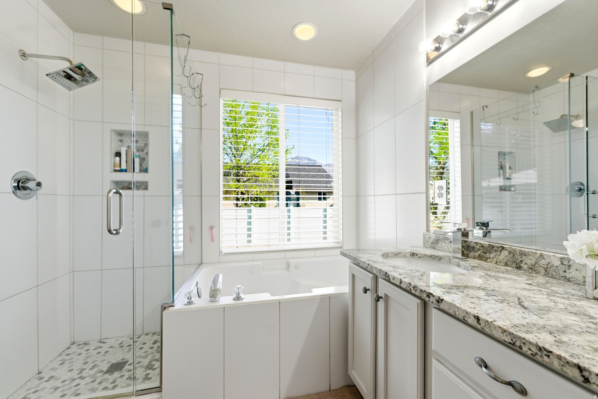 BEN LOMAND - Residential