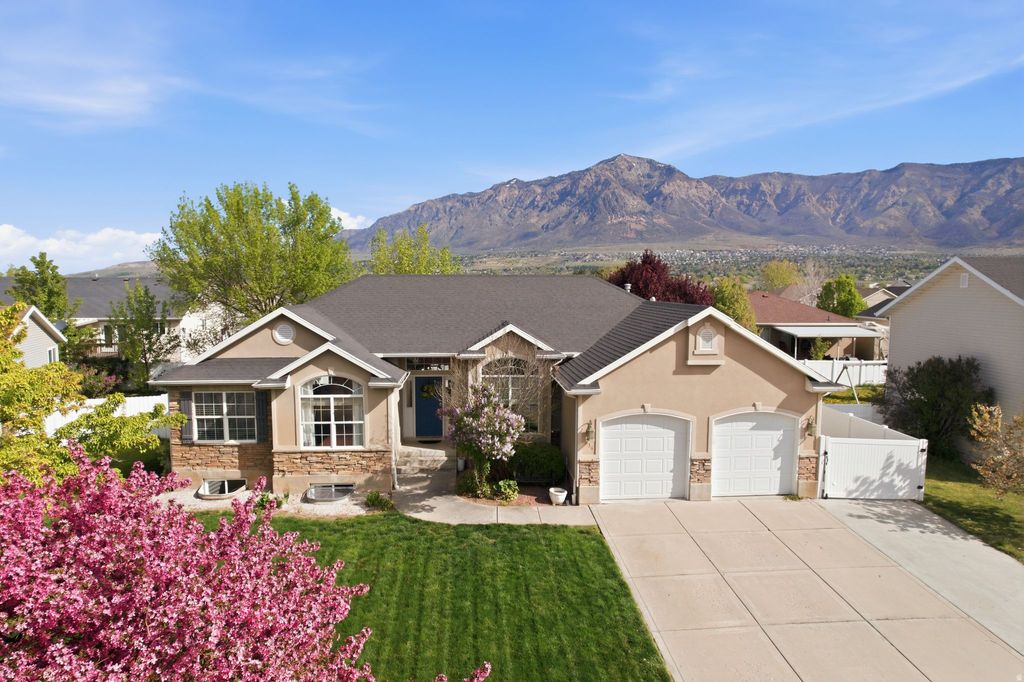 Photo of 336 W 1775 N, North Ogden, UT 84414 (MLS # 2149764)