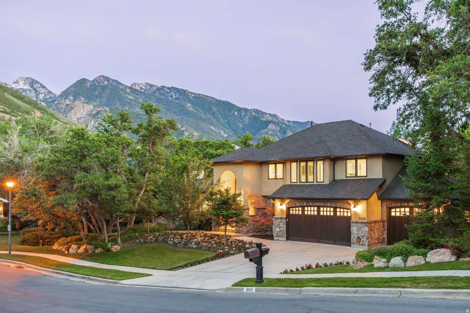 Photo 1 of 124 — 3450 E HIDDEN OAK DR, Cottonwood Heights, UT 84121