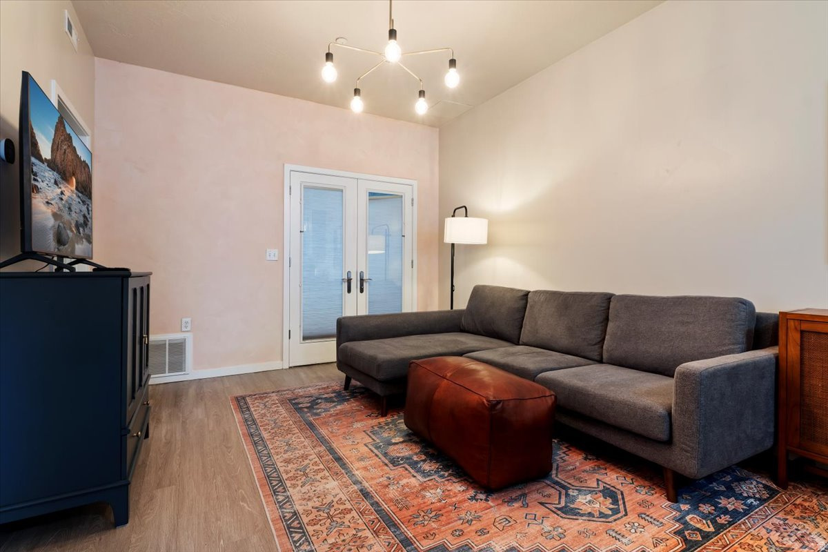 CENTRAL POINTE - Residential