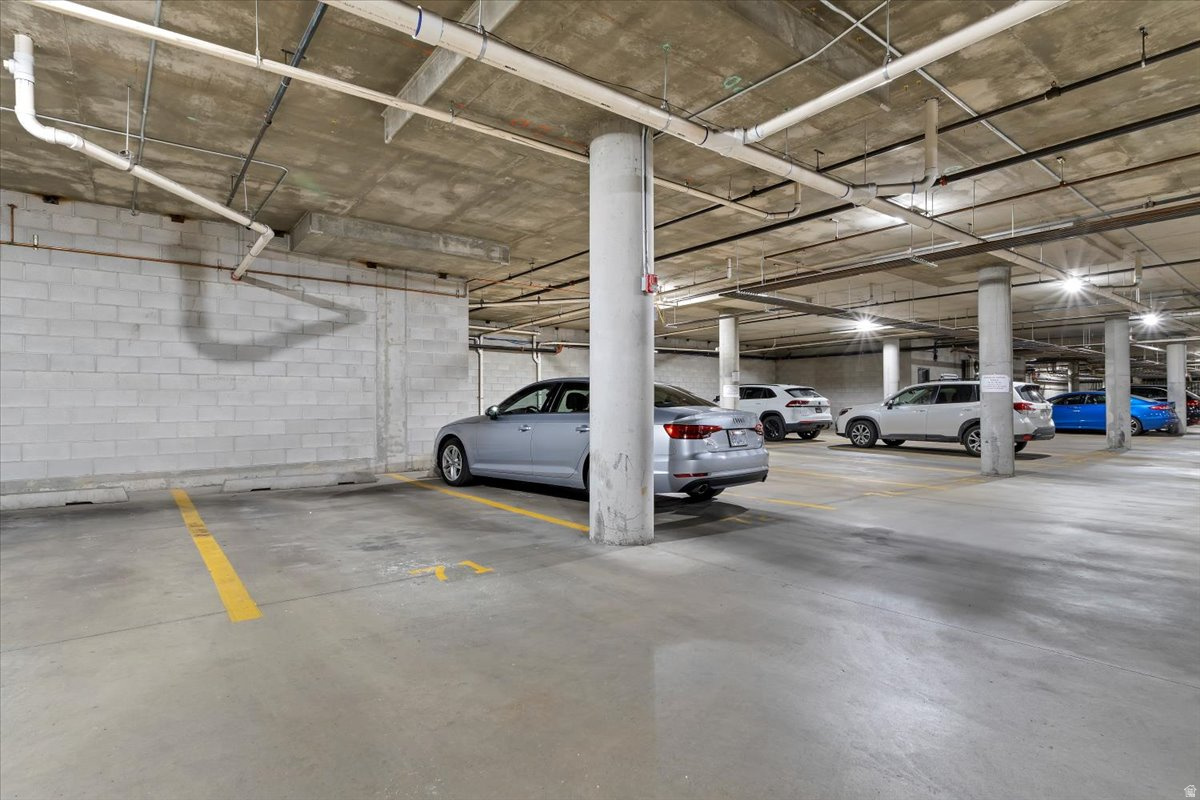 CENTRAL POINTE - Residential