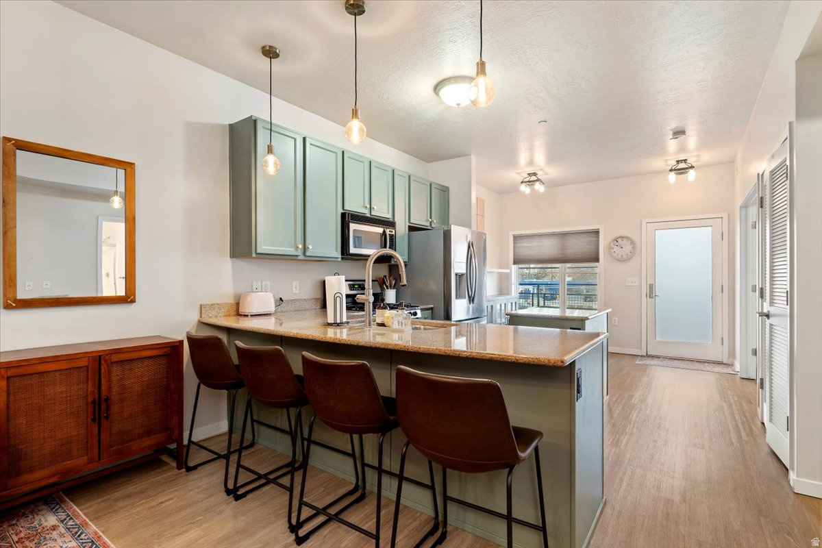 CENTRAL POINTE - Residential