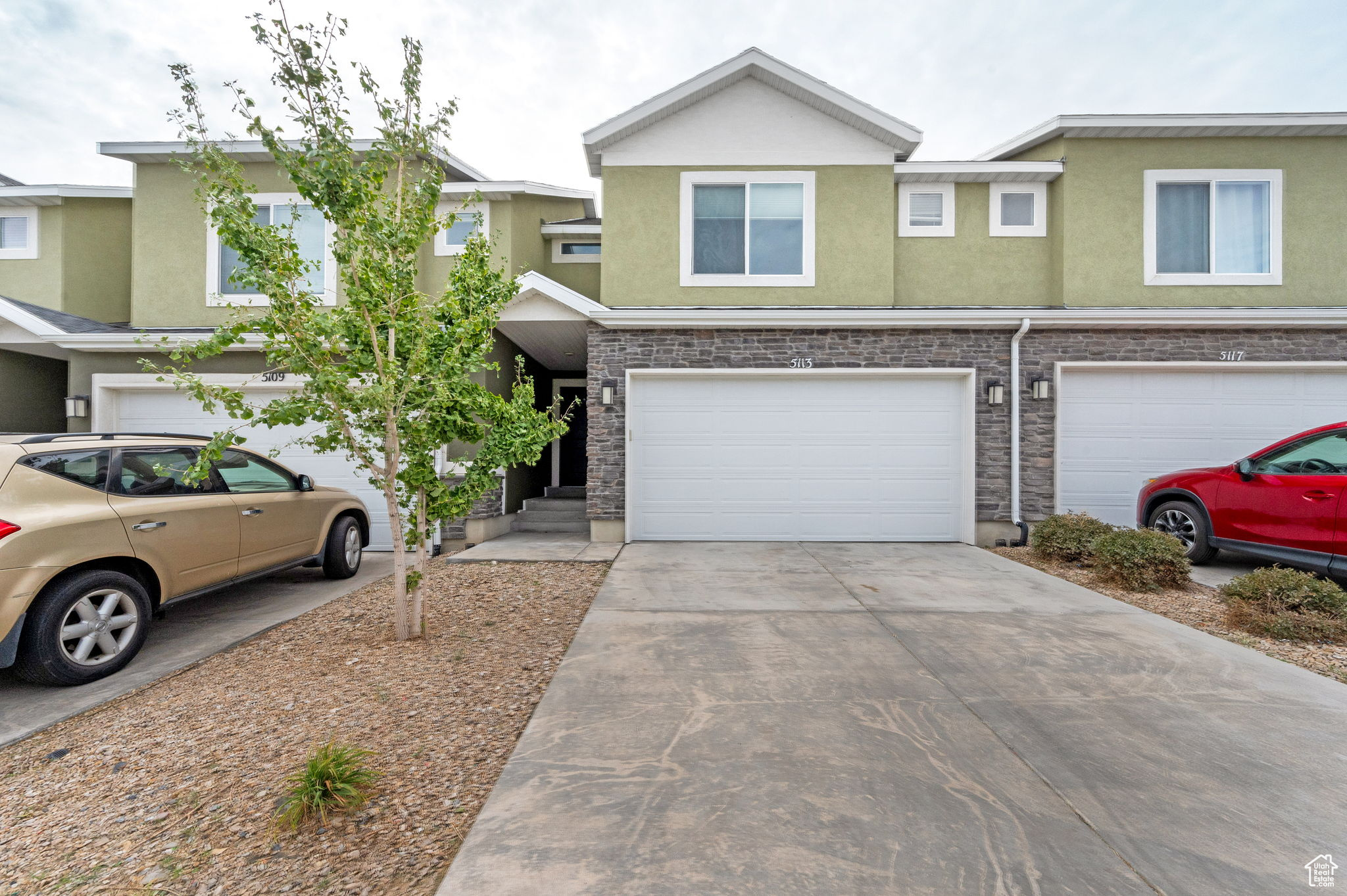 Middle row townhome located in Herriman. Main floor has open floor plan complete with family room, kitchen, and dining room. Kitchen features stainless steel appliances, quartz countertops, gas range, and large island making it perfect for entertaining. Popular 3 bedroom 2 bathroom layout on upper level. Spacious primary suite with two walk-in closets with custom built ins. Two additional bedrooms with walk-in closets, bathroom, and laundry closet. Fully finished basement with large family room/bedroom, full bathroom, and kitchenette. Basement is currently being advertised as 4th bedroom, but you can only use it as one or the other, not both. Conveniently located near mountain view corridor, shopping, entertainment, and dining. HOA is paid for by owner and includes trash, water, pool, exterior maintenance, and lawn care. Tenants are responsible for sewer, gas, electricity, and renters insurance. If desired, tenants are responsible for internet and cable. Pets are accepted on a case by case basis. If accepted, $75 per pet/monthly plus a $750 per pet deposit that is fully refundable. For additional requirements, please visit: https://actionteamutah.com/requirements-for-renters