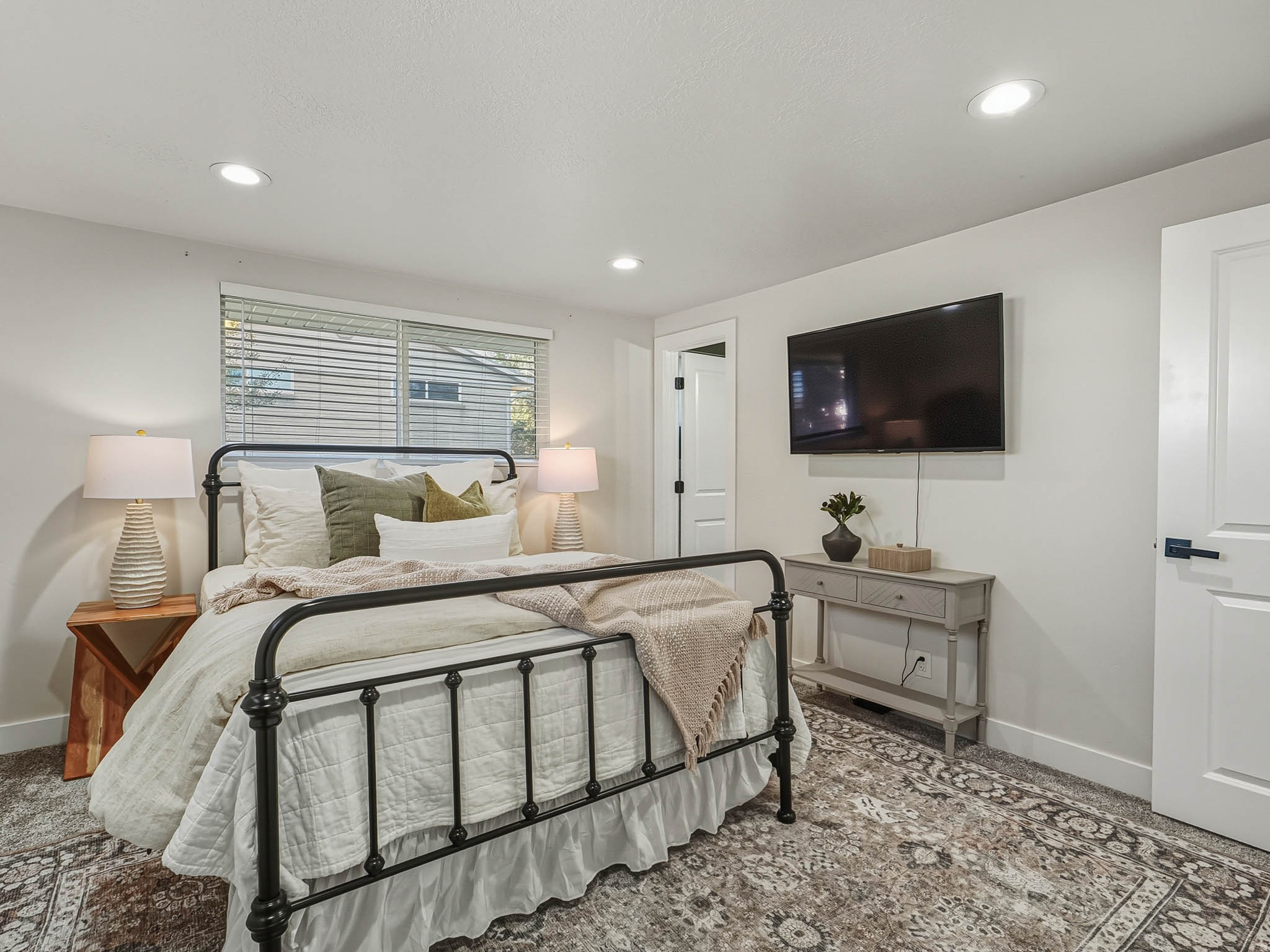 LAZY BAR - Residential