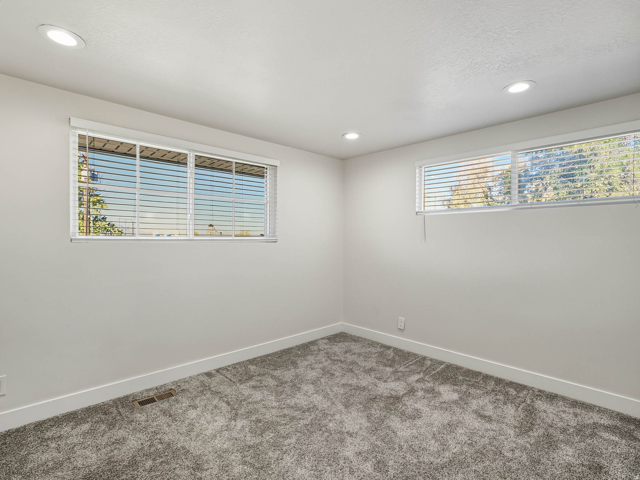 LAZY BAR - Residential