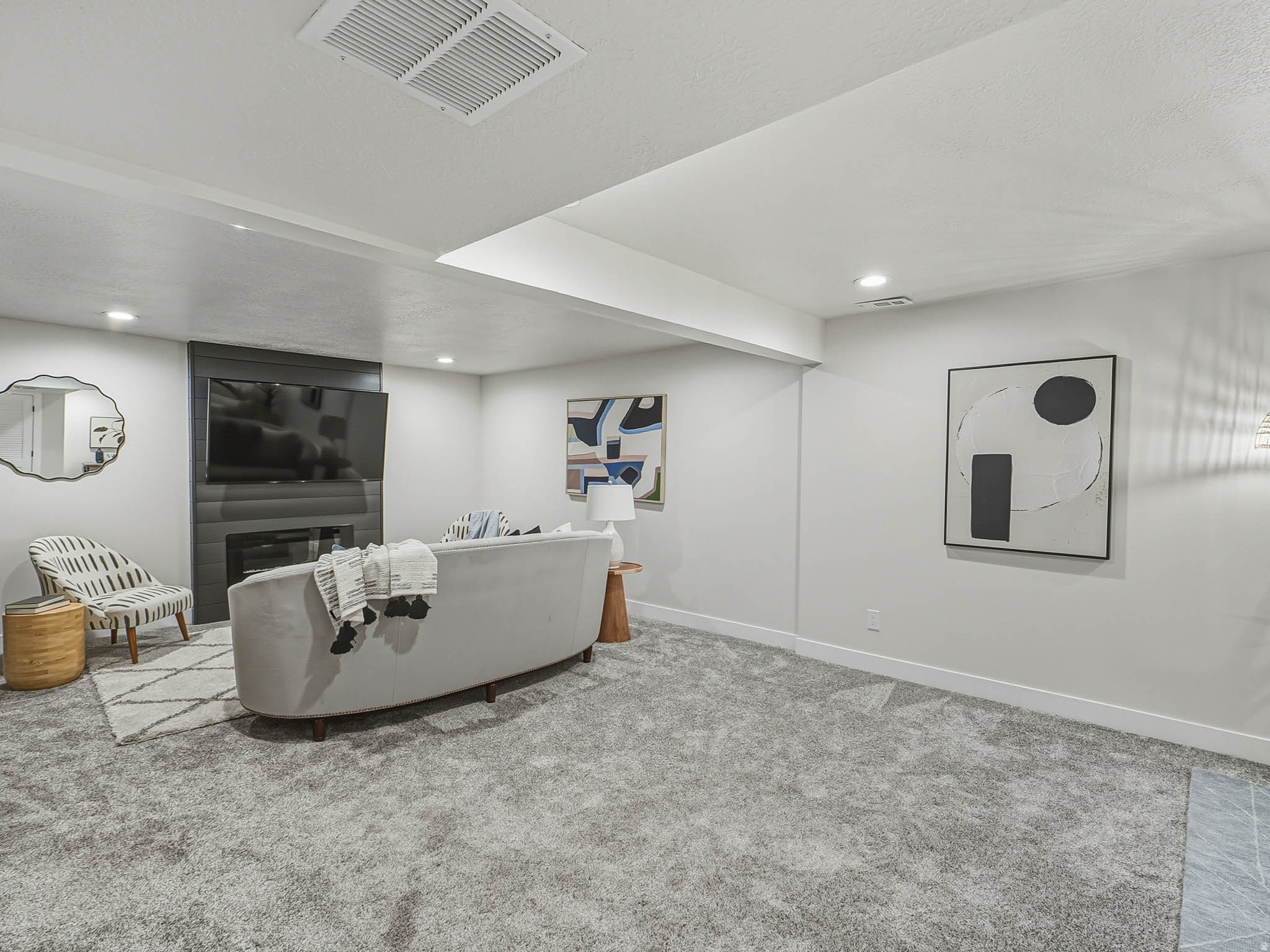 LAZY BAR - Residential