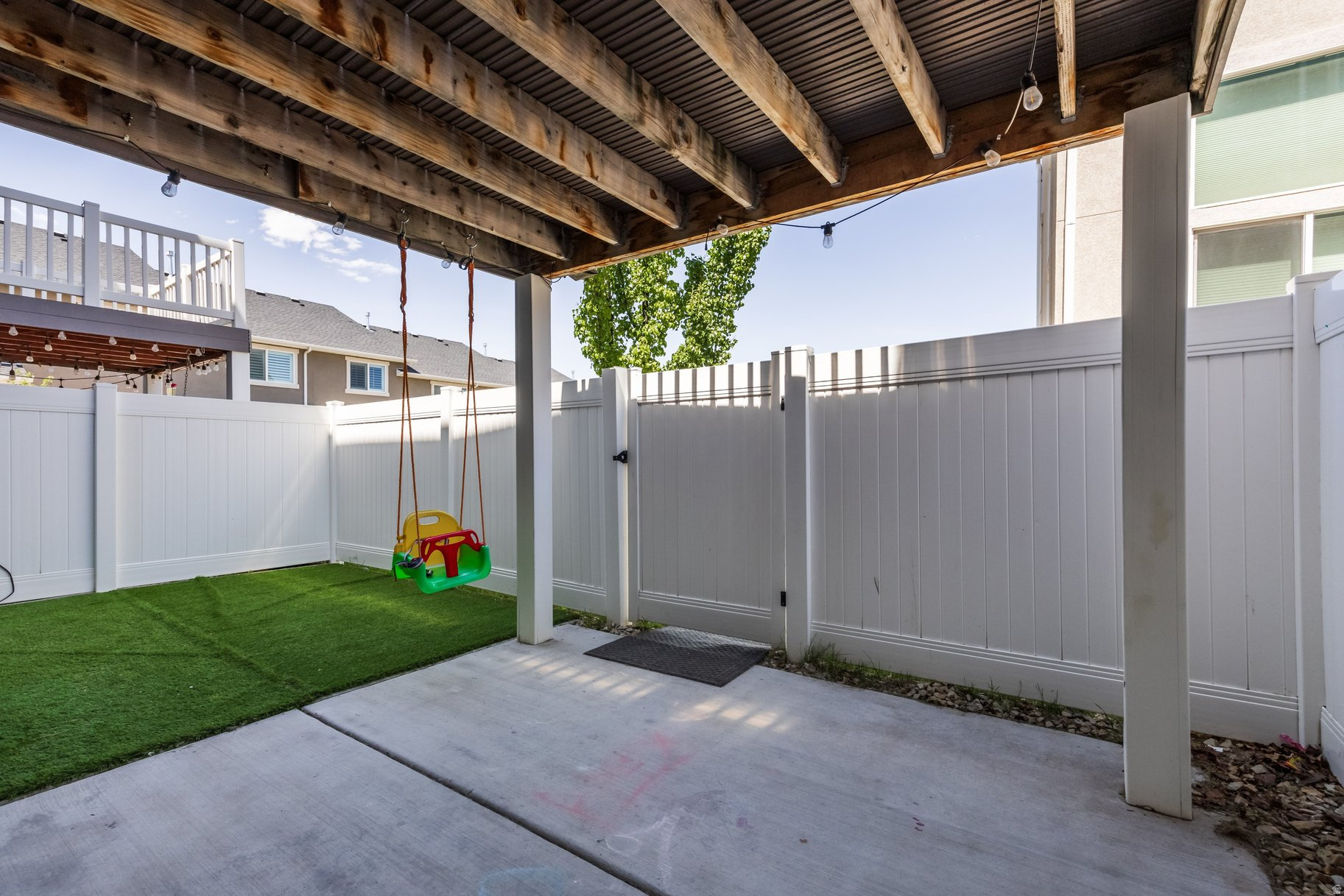 SHADOW RUN - Residential