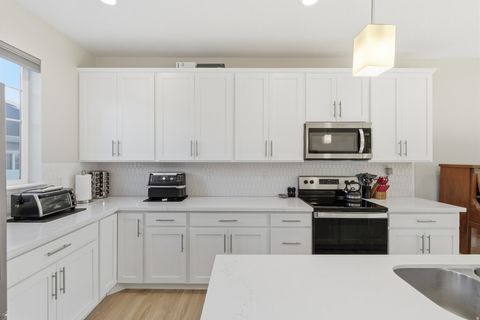 Tiny photo for 1615 N WESTVIEW LN, Salem, UT 84653 (MLS # 2127216)