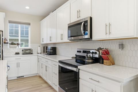 Tiny photo for 1615 N WESTVIEW LN, Salem, UT 84653 (MLS # 2127216)