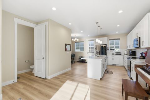Tiny photo for 1615 N WESTVIEW LN, Salem, UT 84653 (MLS # 2127216)