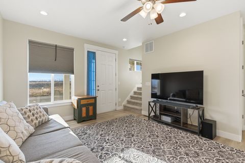 Tiny photo for 1615 N WESTVIEW LN, Salem, UT 84653 (MLS # 2127216)
