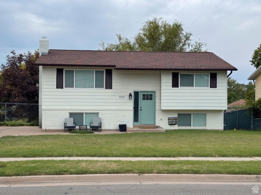 This gorgeous 4 bed / 2 bath has been updated within the last few years. You'll love the beautiful kitchen with new cabinets, quartz countertops, and stainless steel appliances. The home boasts plenty of parking on the driveway and a spacious yard for all of your entertainment! Home in conveniently located in the heart of Roy with multiple parks within walking distance and close to the Roy Aquatic Center.  Sq Footage and information provided as a courtesy. Buyers and Buyers Agent to verify all information provided.