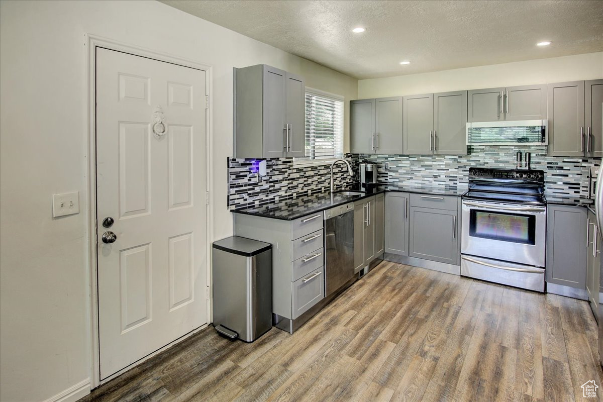 South Ogden, Utah 84405, United States, 3 Bedrooms Bedrooms, ,2 BathroomsBathrooms,Residential,Pending,128597