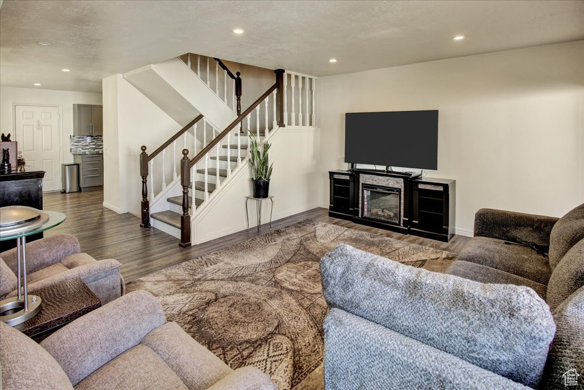 South Ogden, Utah 84405, United States, 3 Bedrooms Bedrooms, ,2 BathroomsBathrooms,Residential,Pending,128597