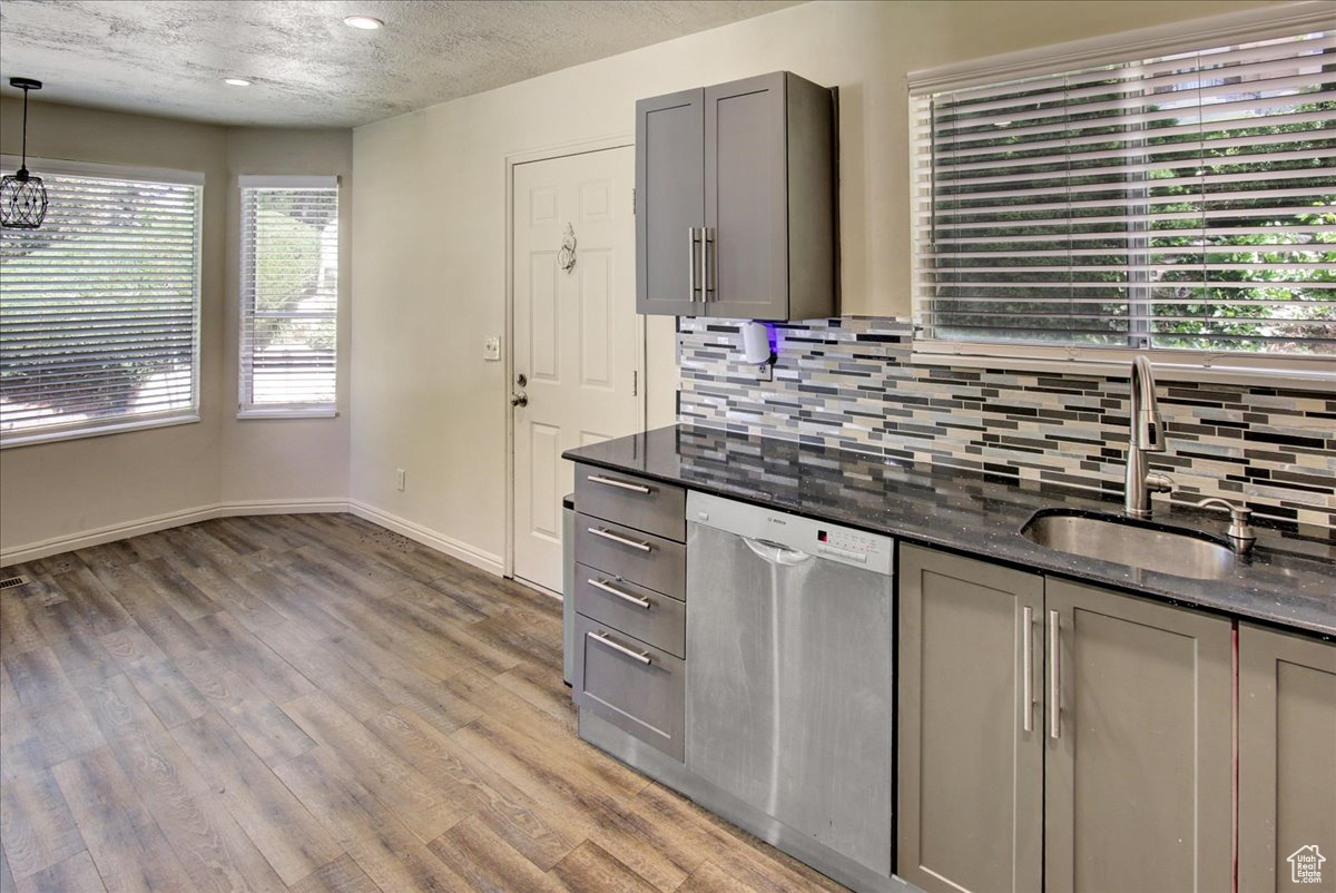 South Ogden, Utah 84405, United States, 3 Bedrooms Bedrooms, ,2 BathroomsBathrooms,Residential,Pending,128597