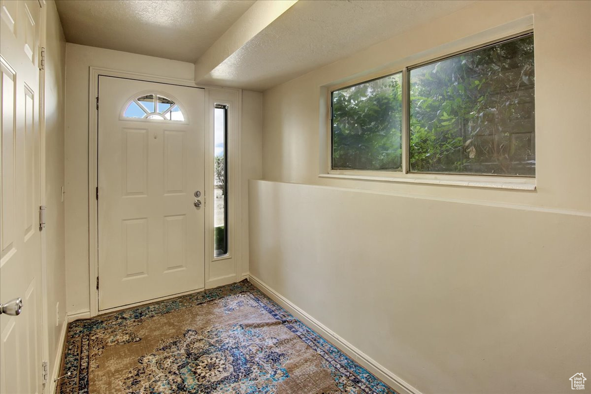 South Ogden, Utah 84405, United States, 3 Bedrooms Bedrooms, ,2 BathroomsBathrooms,Residential,Pending,128597