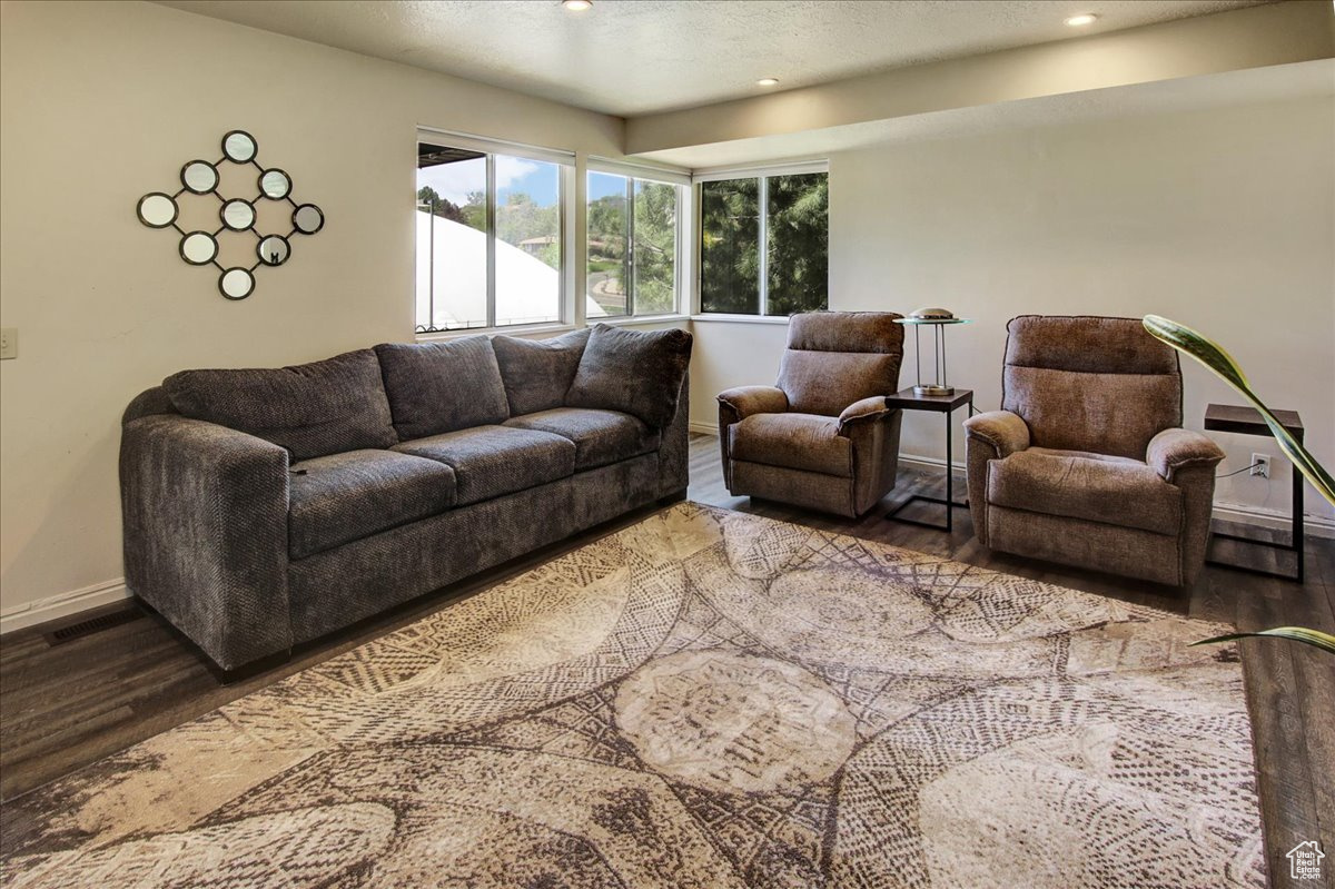 South Ogden, Utah 84405, United States, 3 Bedrooms Bedrooms, ,2 BathroomsBathrooms,Residential,Pending,128597