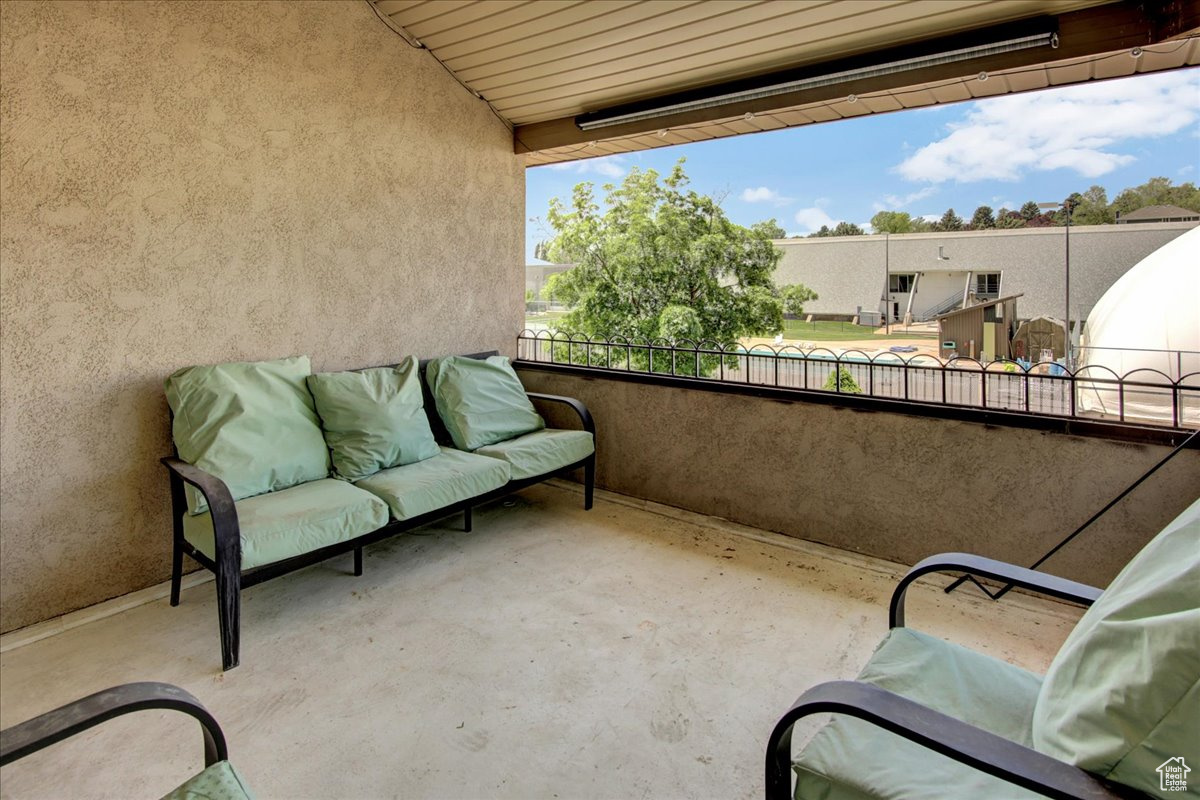 South Ogden, Utah 84405, United States, 3 Bedrooms Bedrooms, ,2 BathroomsBathrooms,Residential,Pending,128597