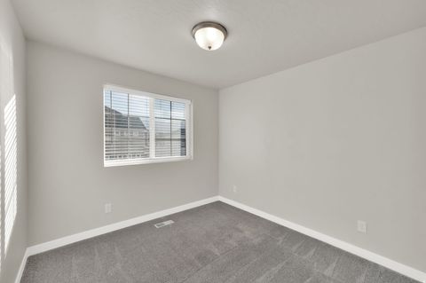 Tiny photo for 128 E GEYSER CT, Saratoga Springs, UT 84045 (MLS # 2135022)