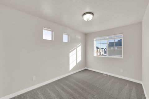 Tiny photo for 128 E GEYSER CT, Saratoga Springs, UT 84045 (MLS # 2135022)