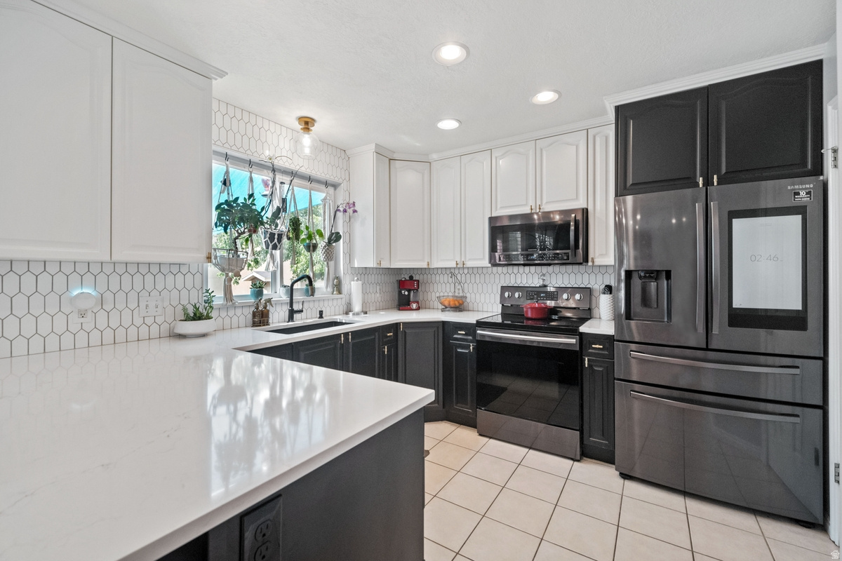 ENCHANTED COVE - Residential