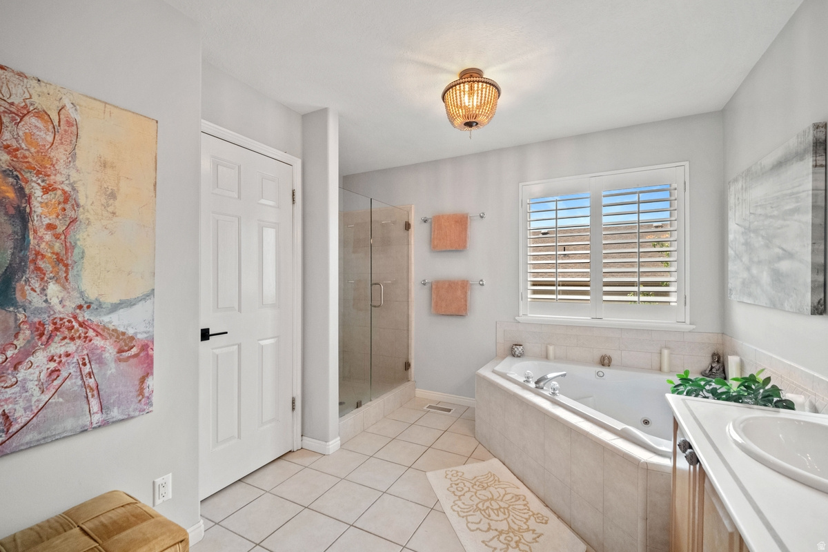 ENCHANTED COVE - Residential