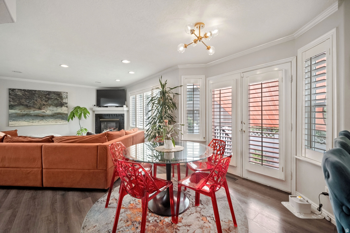 ENCHANTED COVE - Residential