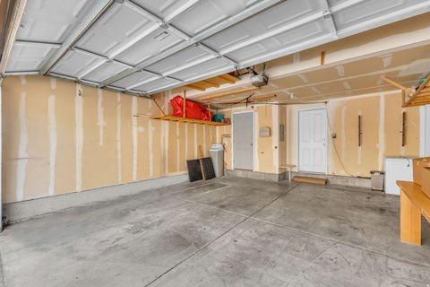 Tiny photo for 943 FARMINGTON XING, Farmington, UT 84025 (MLS # 2152248)