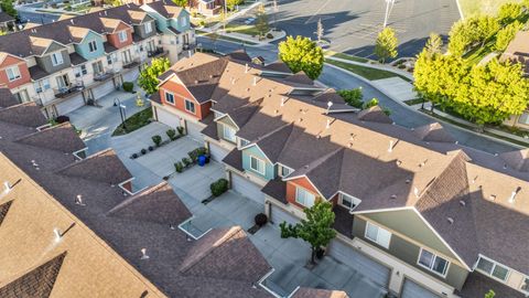 Tiny photo for 943 FARMINGTON XING, Farmington, UT 84025 (MLS # 2152248)