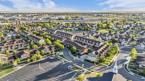 Tiny photo for 943 FARMINGTON XING, Farmington, UT 84025 (MLS # 2152248)