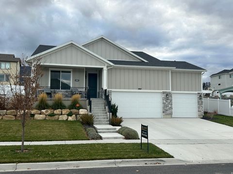 Photo of 2887 S GREENHEAD DR W, Saratoga Springs, UT 84045 (MLS # 2123598)