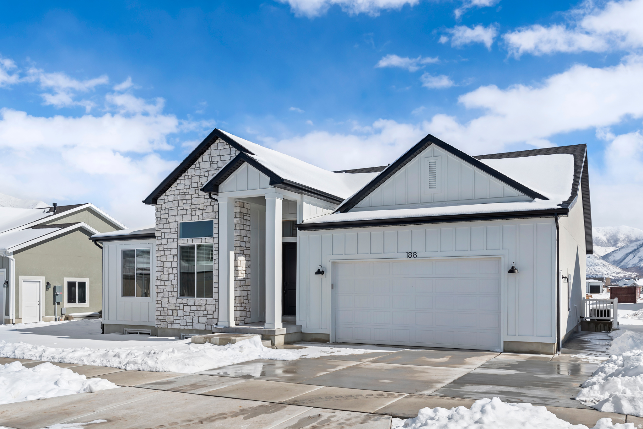 RIVERS EDGE - Residential