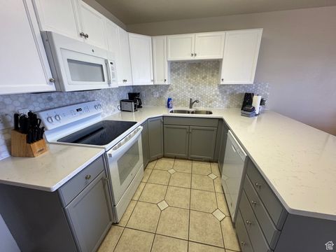 Tiny photo for 941 N NEWBERG PL #2, Garden City, UT 84028 (MLS # 2089758)