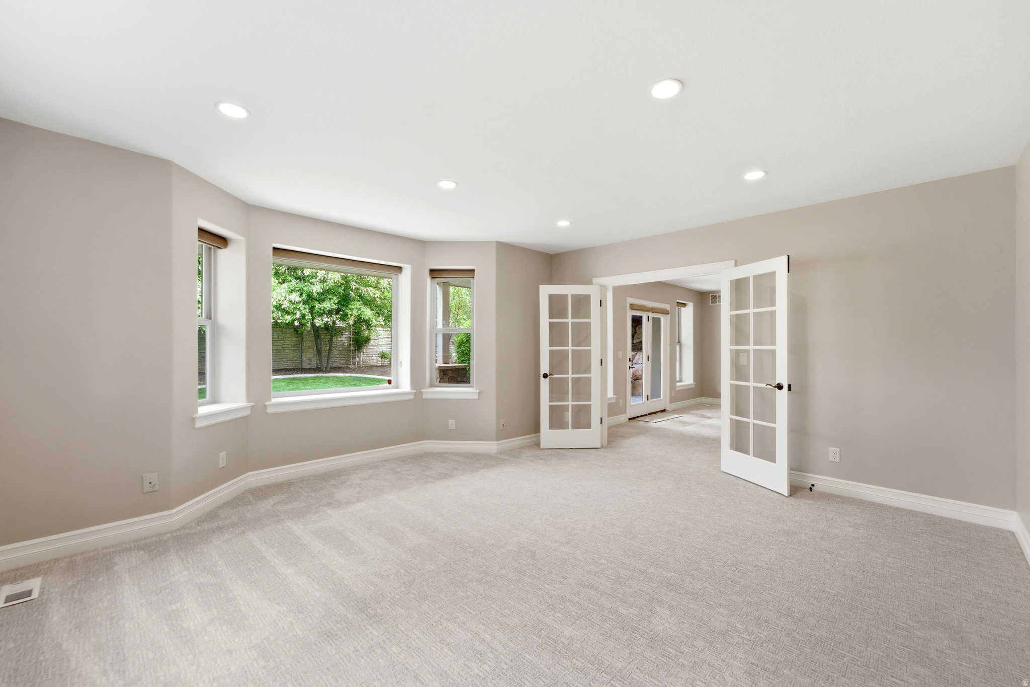 ROYAL OAK ESTATES - Residential