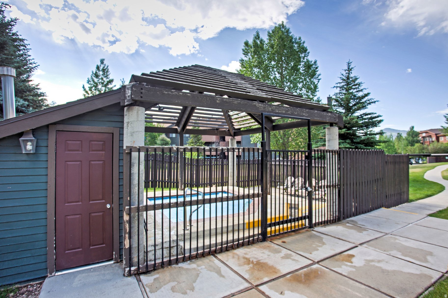 POWDERWOOD AT LANDMARK - Residential