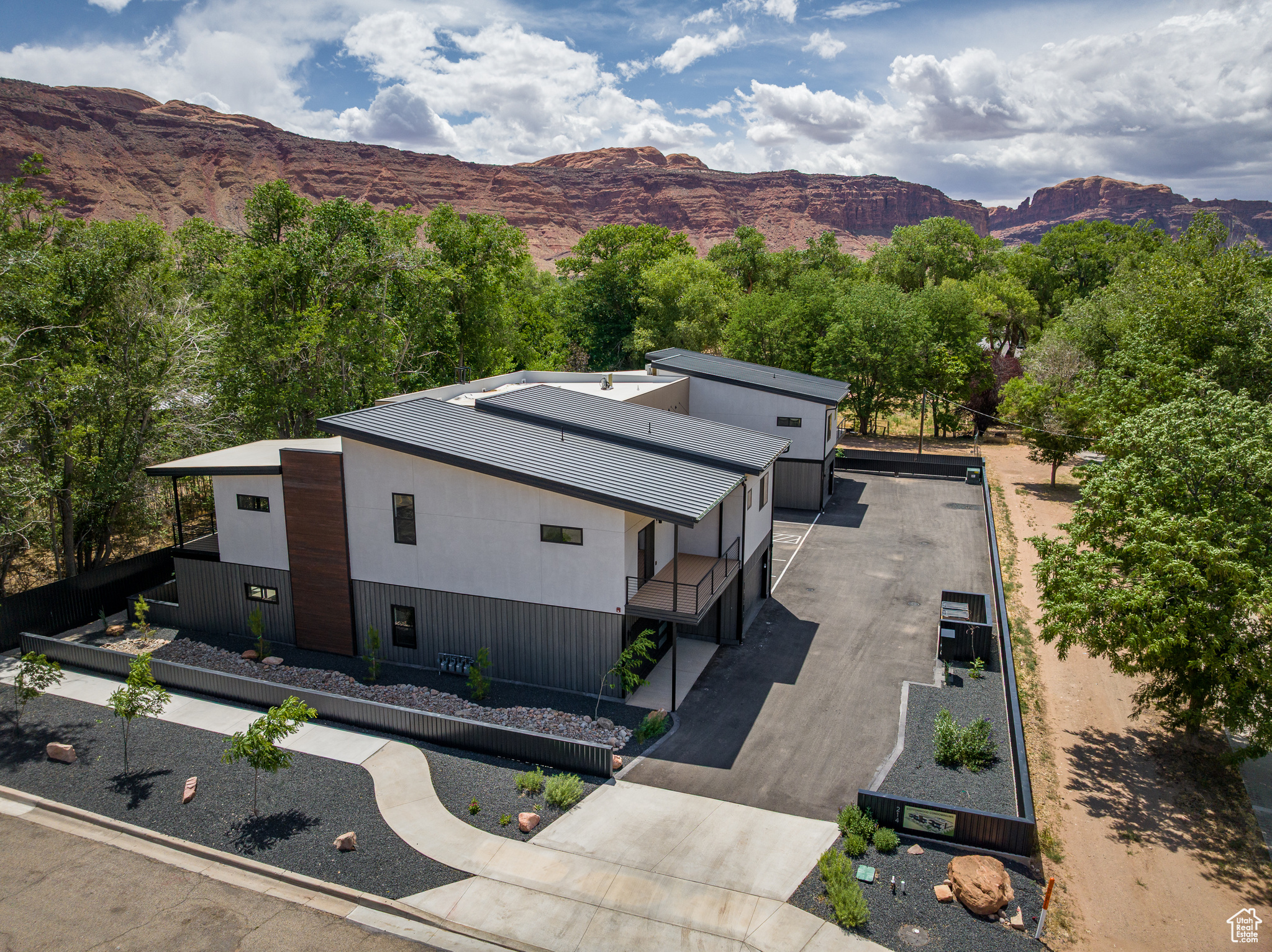 COTTONWOOD CONDOS - Residential