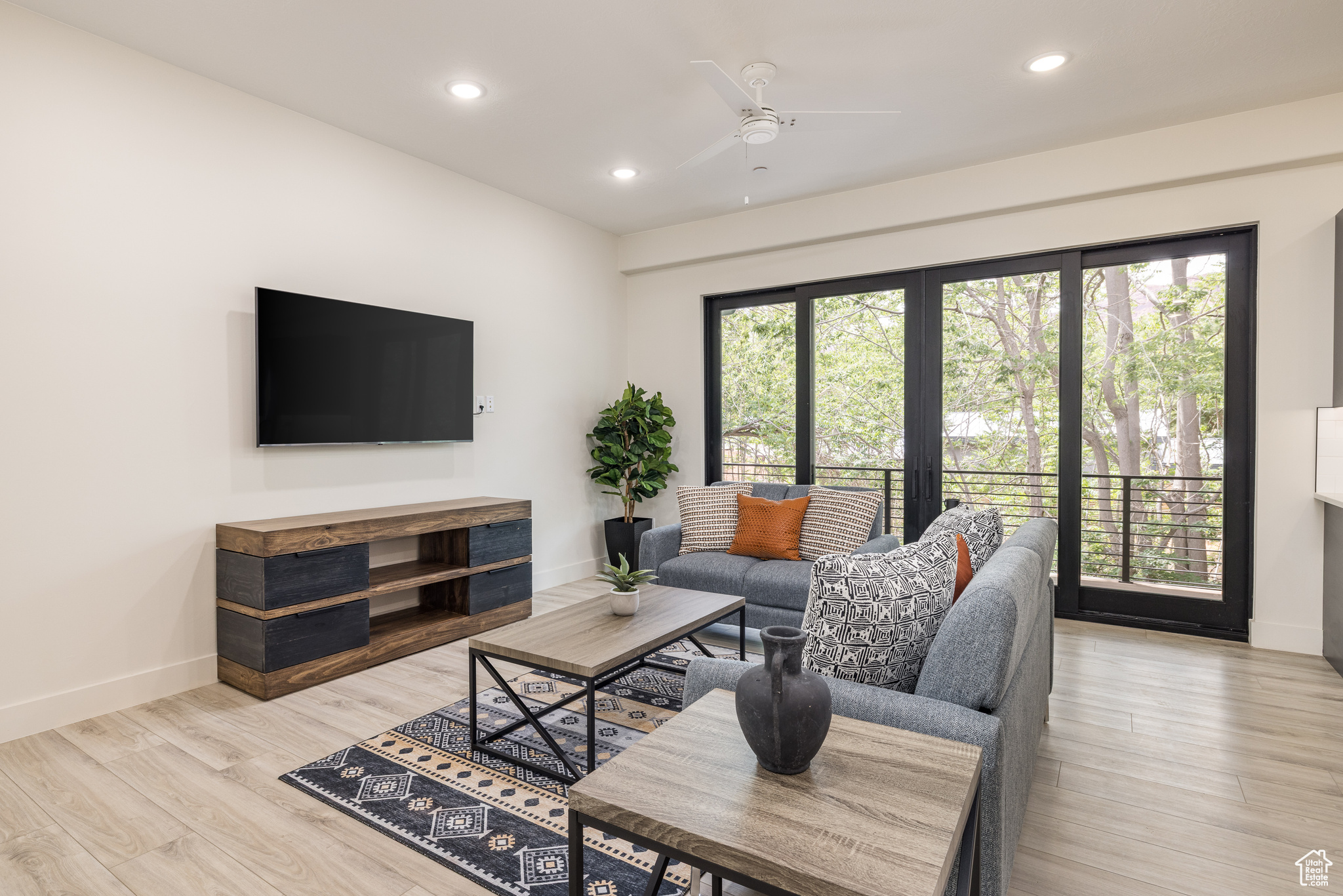 COTTONWOOD CONDOS - Residential