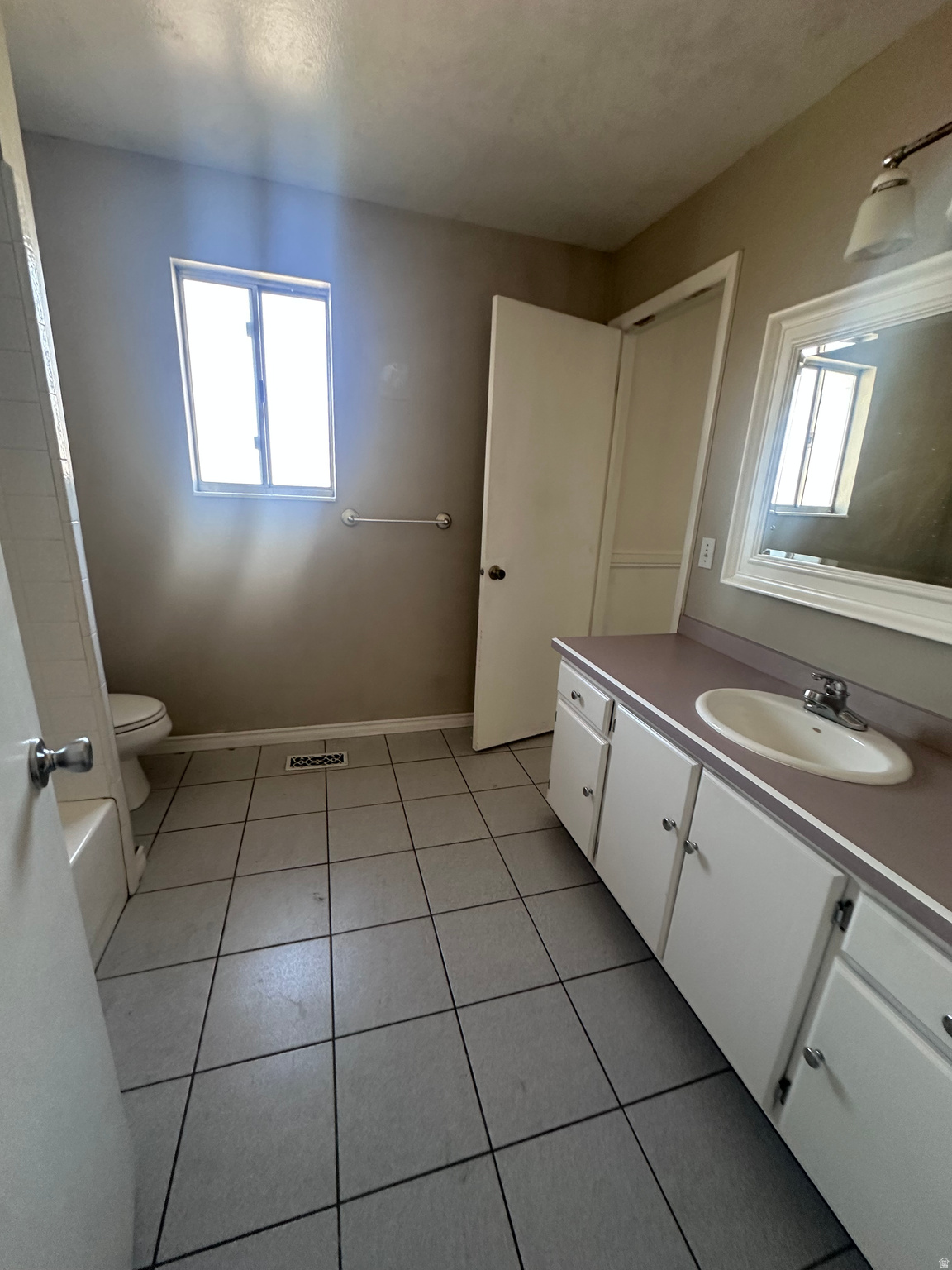 KRISTA CONDO - Residential