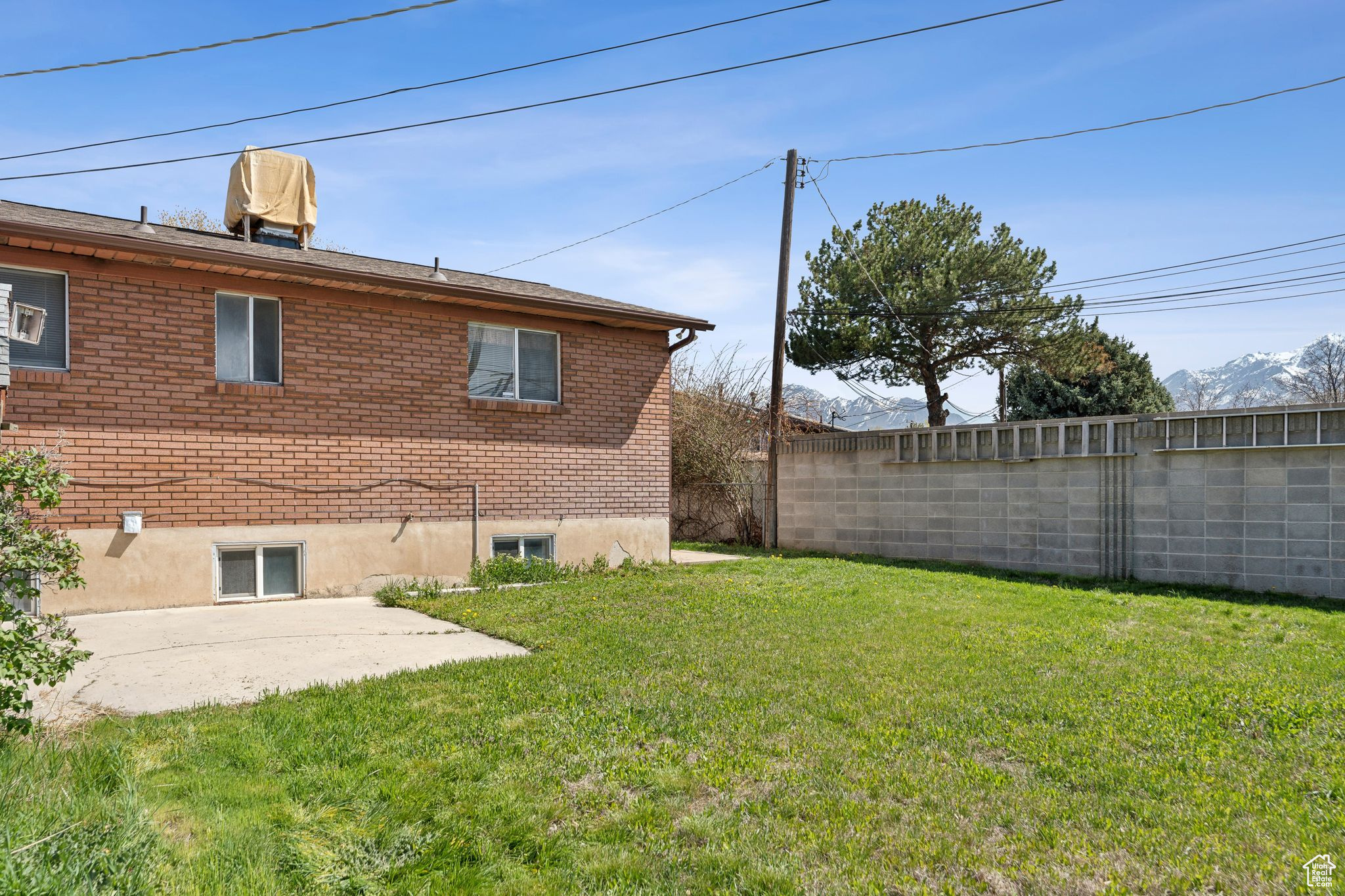 Midvale, Utah 84047, United States, 6 Bedrooms Bedrooms, ,3 BathroomsBathrooms,Residential,Active,107198