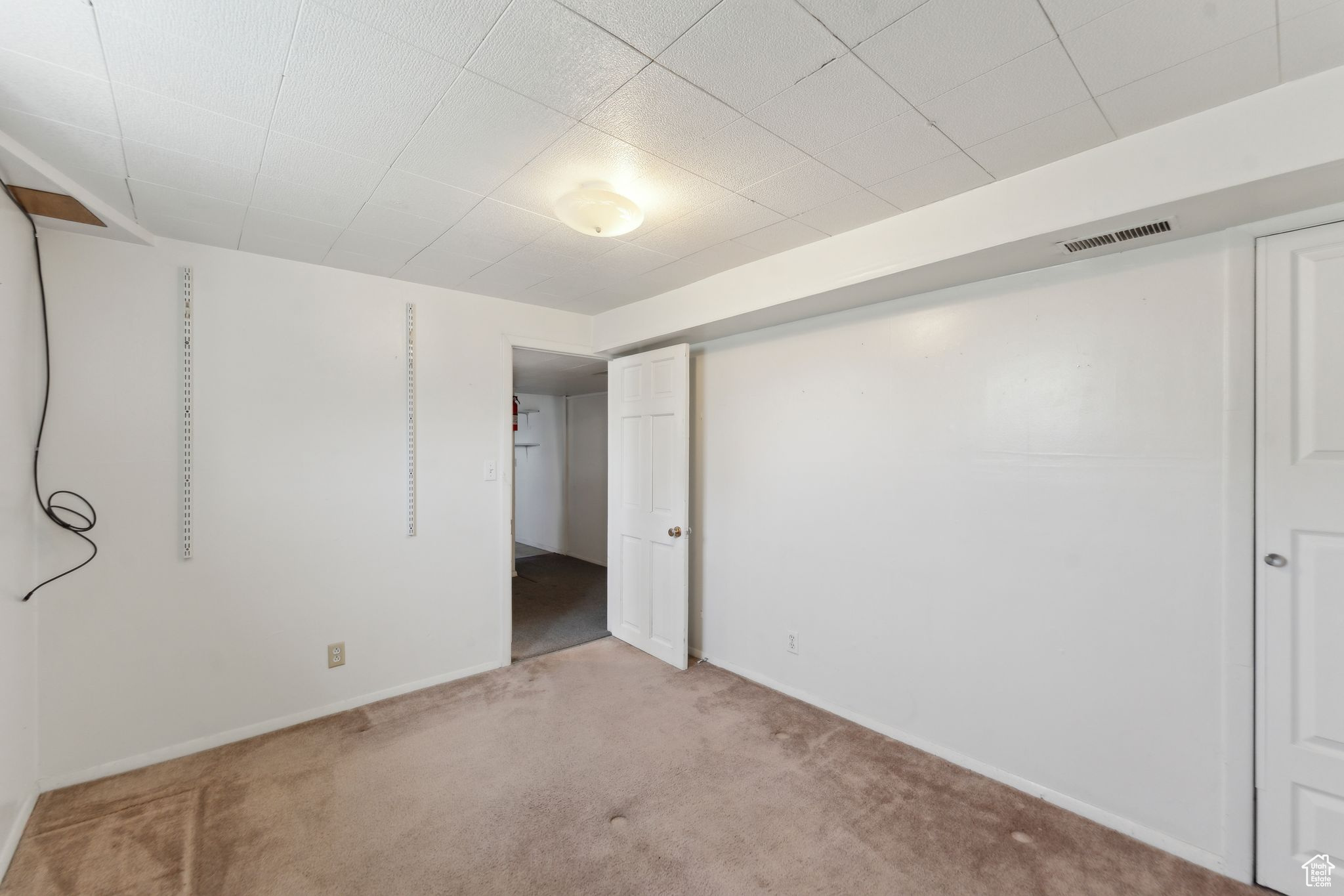 Midvale, Utah 84047, United States, 6 Bedrooms Bedrooms, ,3 BathroomsBathrooms,Residential,Active,107198