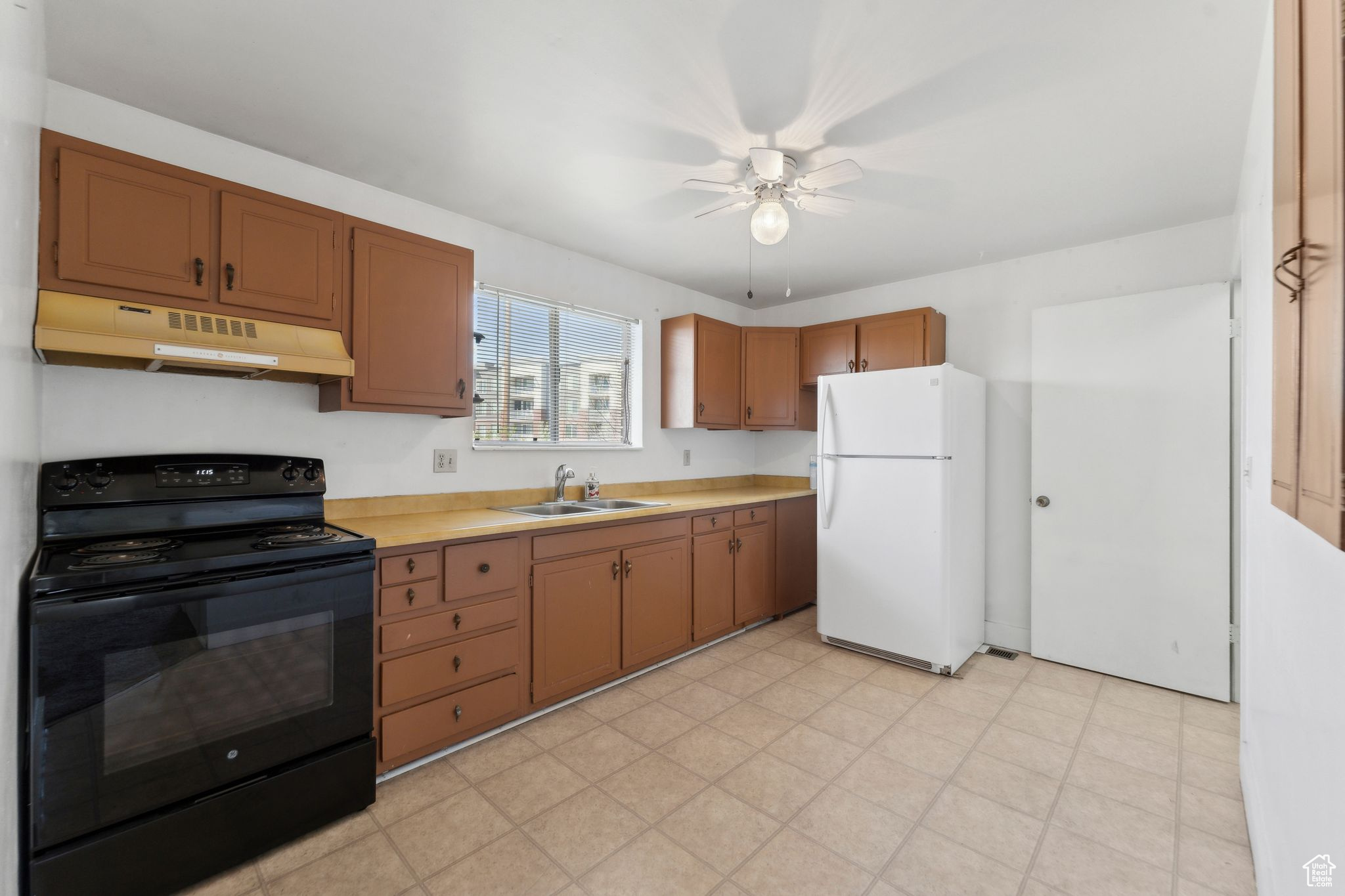 Midvale, Utah 84047, United States, 6 Bedrooms Bedrooms, ,3 BathroomsBathrooms,Residential,Active,107198